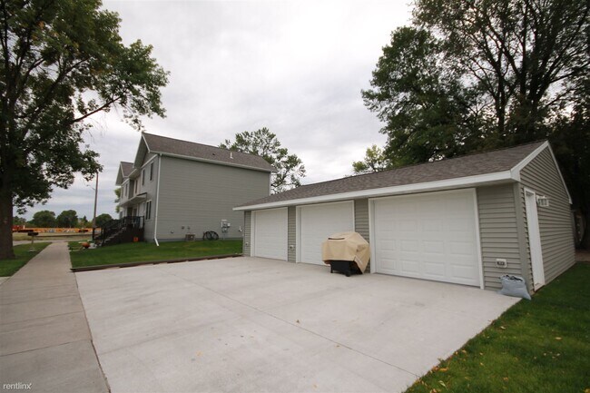 109 N 10th St photo'