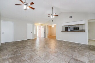 15713 Woodshed Pl in Tampa, FL - Building Photo - Building Photo