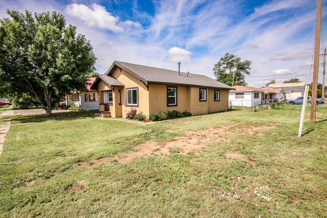 1020 N Connelly St in Clovis, NM - Building Photo - Building Photo