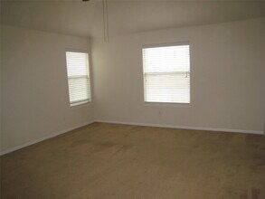 7822 Winding Creek View in Houston, TX - Building Photo - Building Photo