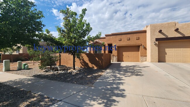 2043 Cortina Loop SE in Rio Rancho, NM - Foto de edificio - Building Photo