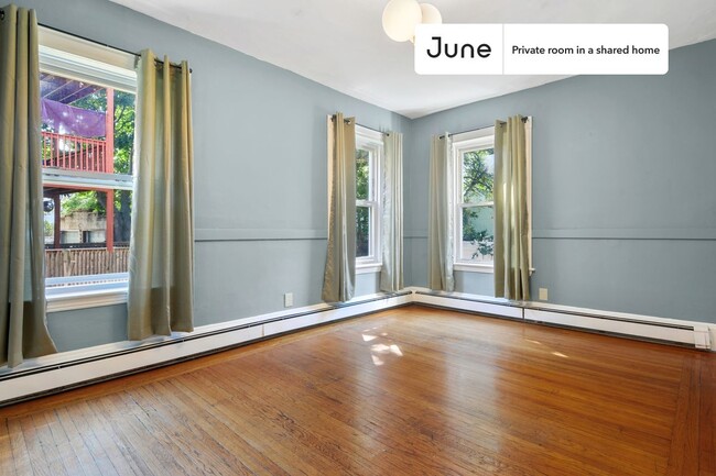 Private bedroom in 4 bed/2 bath Home in Boston, MA - Building Photo - Building Photo