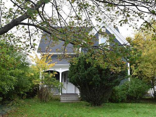 88 George St in New Glasgow, NS - Building Photo