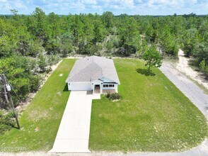 2304 Aquarius Dr in Chipley, FL - Building Photo - Building Photo