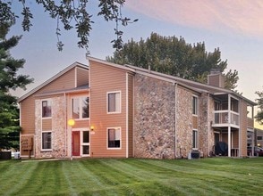 Pebble Point in Indianapolis, IN - Building Photo - Building Photo