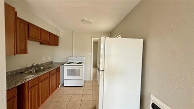 207 Mill St in Wildwood, FL - Building Photo - Building Photo