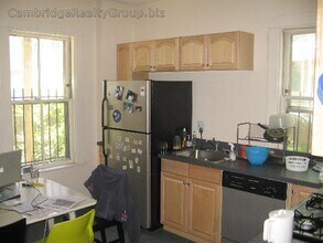 380 Washington St, Unit 1T in Somerville, MA - Foto de edificio - Building Photo
