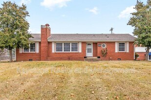 1319 Fort Campbell Blvd in Clarksville, TN - Building Photo