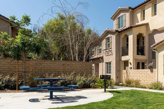 418 Stratus Ln in Simi Valley, CA - Building Photo - Building Photo