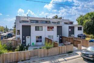 1204 44 St SE in Calgary, AB - Building Photo