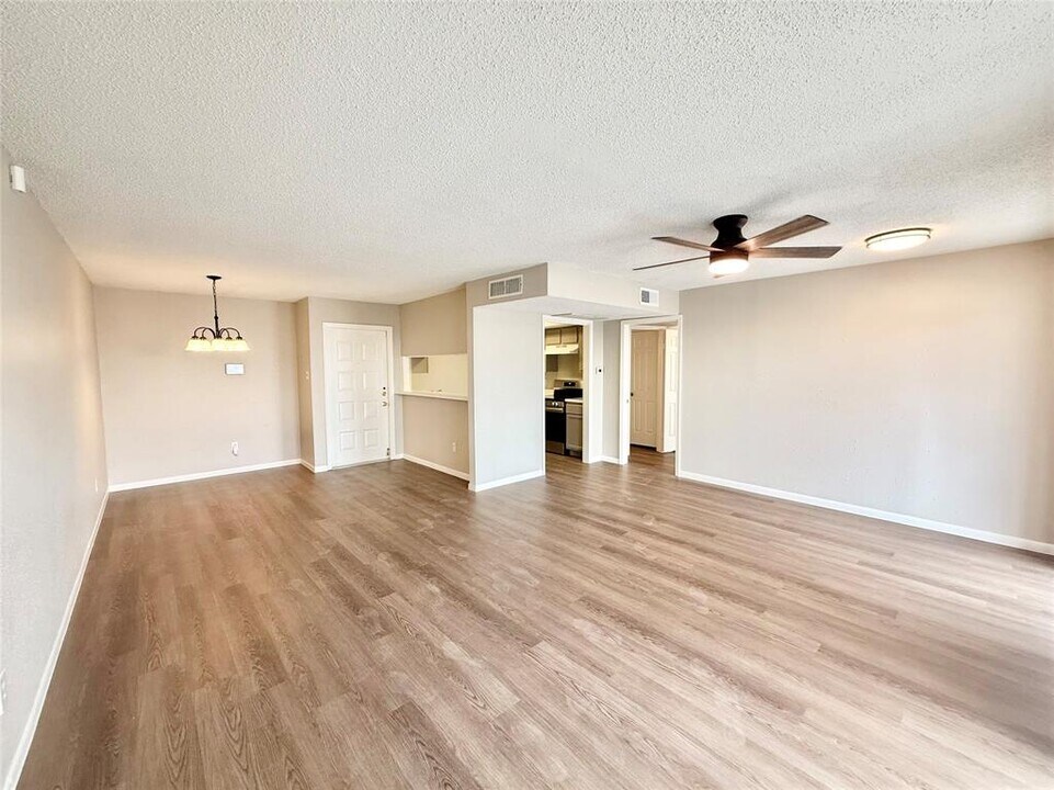 2816 S Bartell Dr in Houston, TX - Building Photo