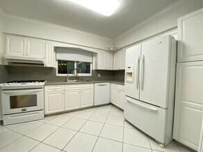 1049 Van Buren St in Hollywood, FL - Building Photo - Building Photo