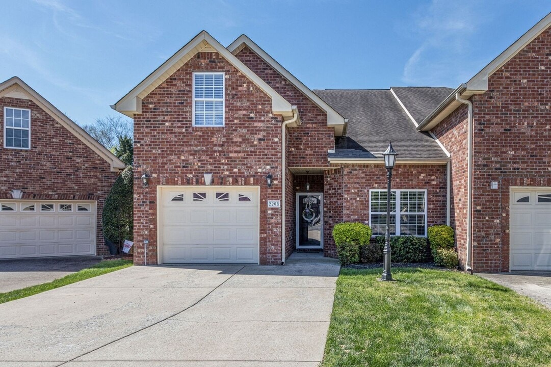 2208 Stanford Ct in Murfreesboro, TN - Building Photo