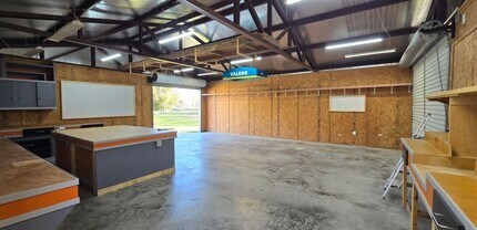 2718 FM 408 in Orange, TX - Building Photo - Building Photo