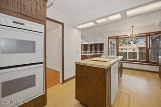 2214 Larry Dr in Jacksonville, FL - Building Photo - Building Photo