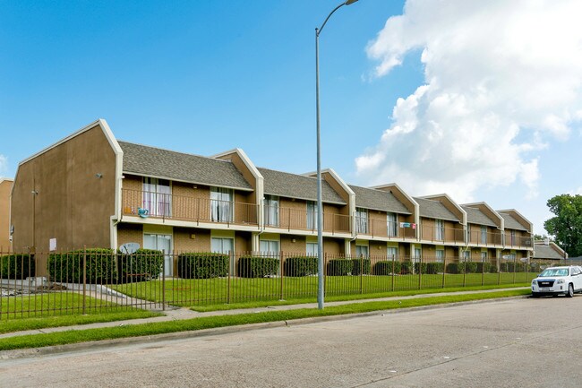 Quay Point Apartments in Houston, TX - Foto de edificio - Building Photo