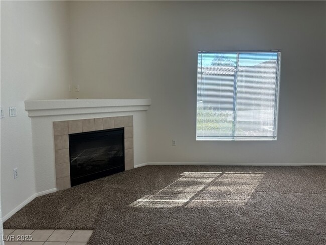 2305 W Horizon Ridge Pkwy