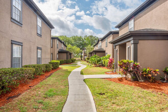 St. Cloud Village in Kissimmee, FL - Building Photo - Building Photo