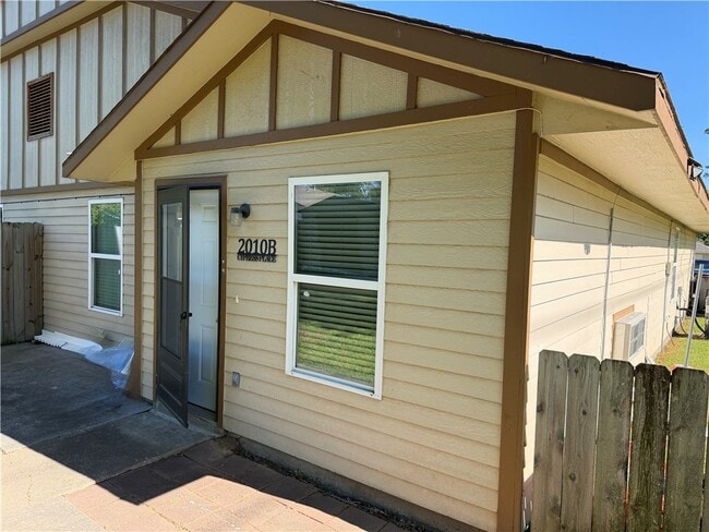 property at 2010 Cypress Pl