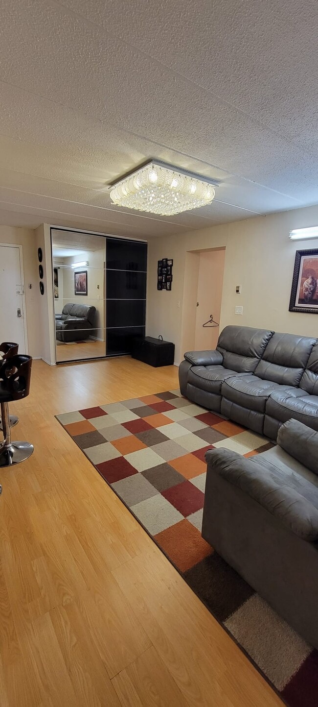 9229 Queens Blvd, Unit 11D in Rego Park, NY - Foto de edificio - Building Photo