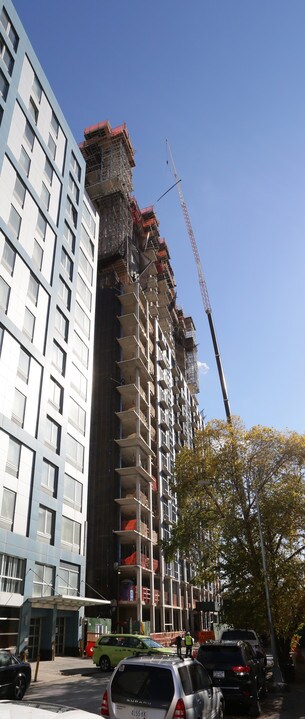 Purves I in Long Island City, NY - Foto de edificio