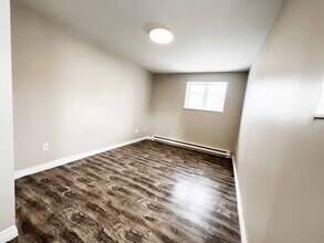 24 A Branscombe St in St John's, NL - Building Photo - Building Photo