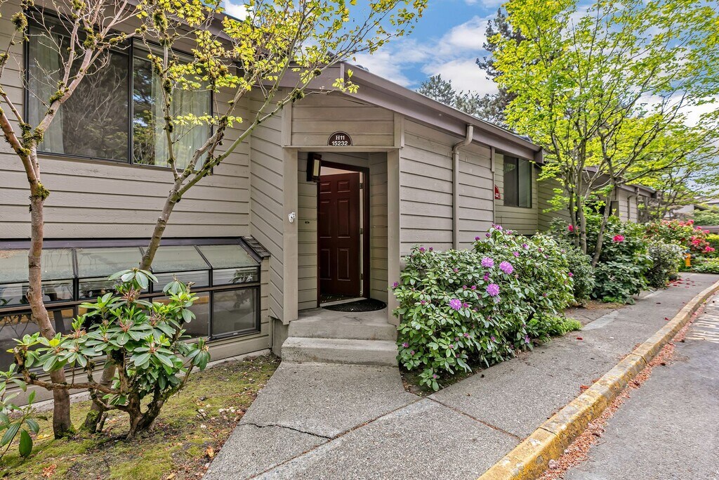 15232 Sunwood Blvd Rentals in Tukwila, WA