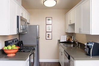 Del Prado Apartment Homes in Pleasanton, CA - Building Photo - Building Photo