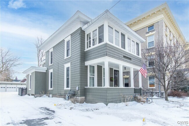 325 Holcomb St in Watertown, NY - Building Photo - Building Photo