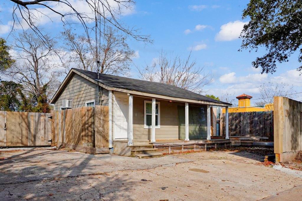 235 E Crosstimbers St Photo