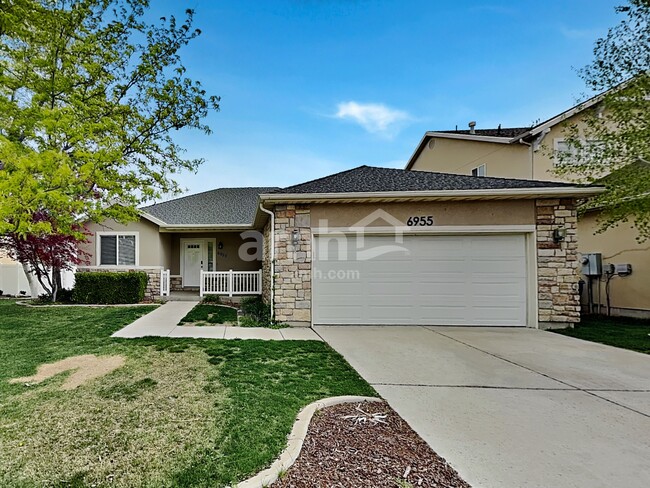 property at 6955 Jordan Cl Cir