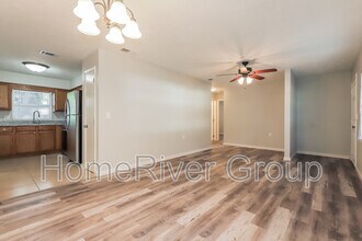 2013 E Willow Dr in Plant City, FL - Building Photo - Building Photo