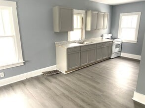 366 Fair St in Mansfield, OH - Foto de edificio - Building Photo