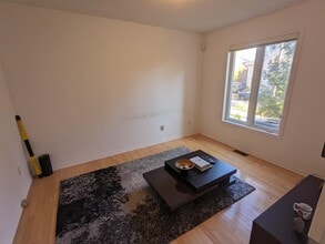 236 Latchford Rd in Ottawa, ON - Building Photo - Building Photo