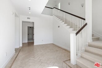 13079 Bluff Creek Dr in Los Angeles, CA - Building Photo - Building Photo