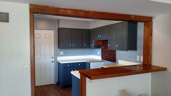 407 N Marshall St, Unit 407 in Prairie City, IA - Building Photo