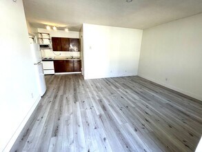 9344 National Blvd, Unit 27 in Los Angeles, CA - Building Photo - Building Photo
