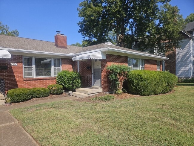 property at 2502 Woodlawn Dr