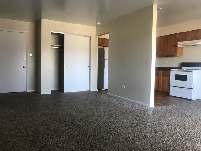 Bellerose Gardens Apartments in Glenwood, IL - Foto de edificio - Building Photo