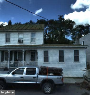 property at 2 W Pall Mall St