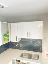 12525-12118 118 Ave NW in Edmonton, AB - Building Photo