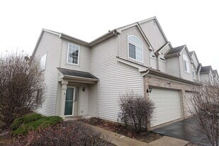 3430 Blue Ridge Dr in Carpentersville, IL - Building Photo