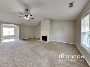 347 Royal Oaks Dr in Winder, GA - Building Photo - Building Photo