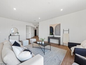 555 Northfield Ave in West Orange, NJ - Building Photo - Building Photo