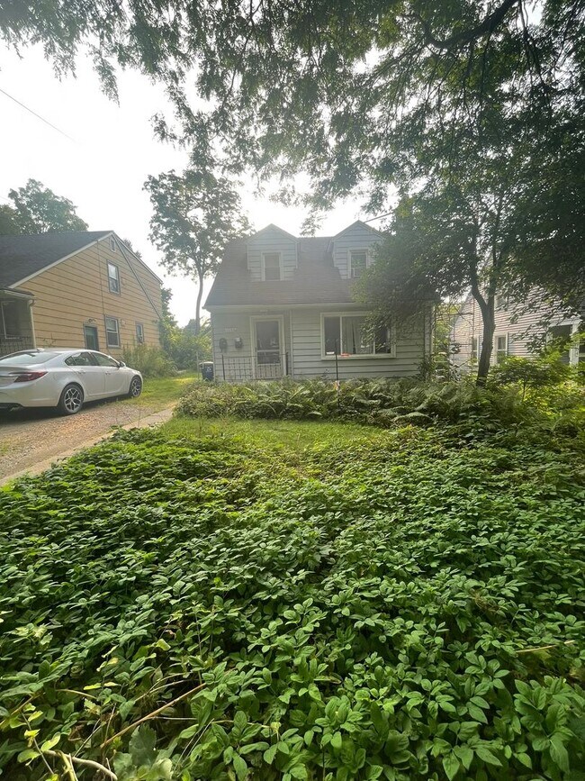 property at 1106 Brooks St