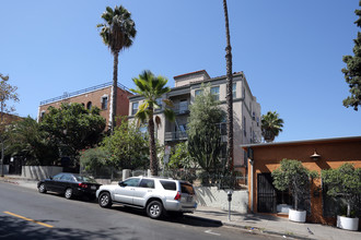 251 N Kenmore Ave in Los Angeles, CA - Building Photo - Building Photo