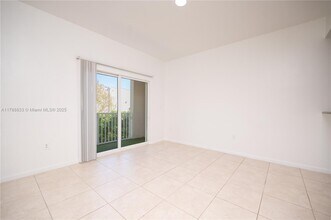 11403 NW 89th St, Unit 512 in Doral, FL - Building Photo - Building Photo