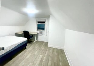 10 Ashland St, Unit 2 in Somerville, MA - Building Photo - Building Photo