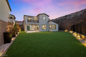 2008 Peaceful Mesa Ct in Henderson, NV - Foto de edificio - Building Photo