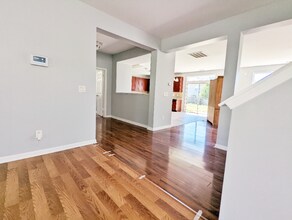 343 Edgecroft Way in Fuquay Varina, NC - Building Photo - Building Photo